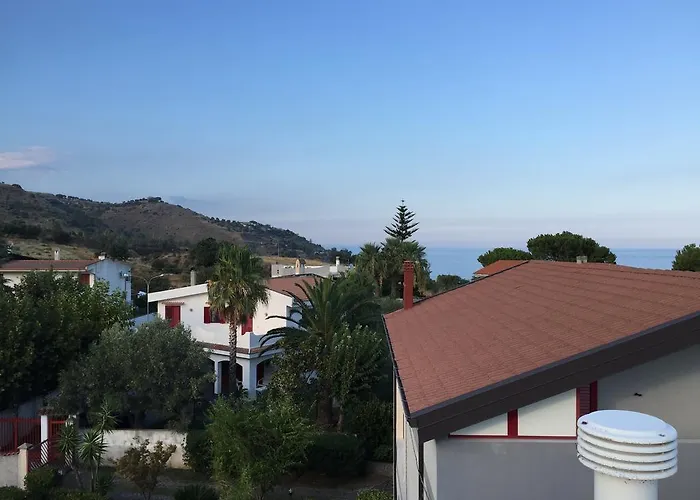 卡米尼亚公寓 *